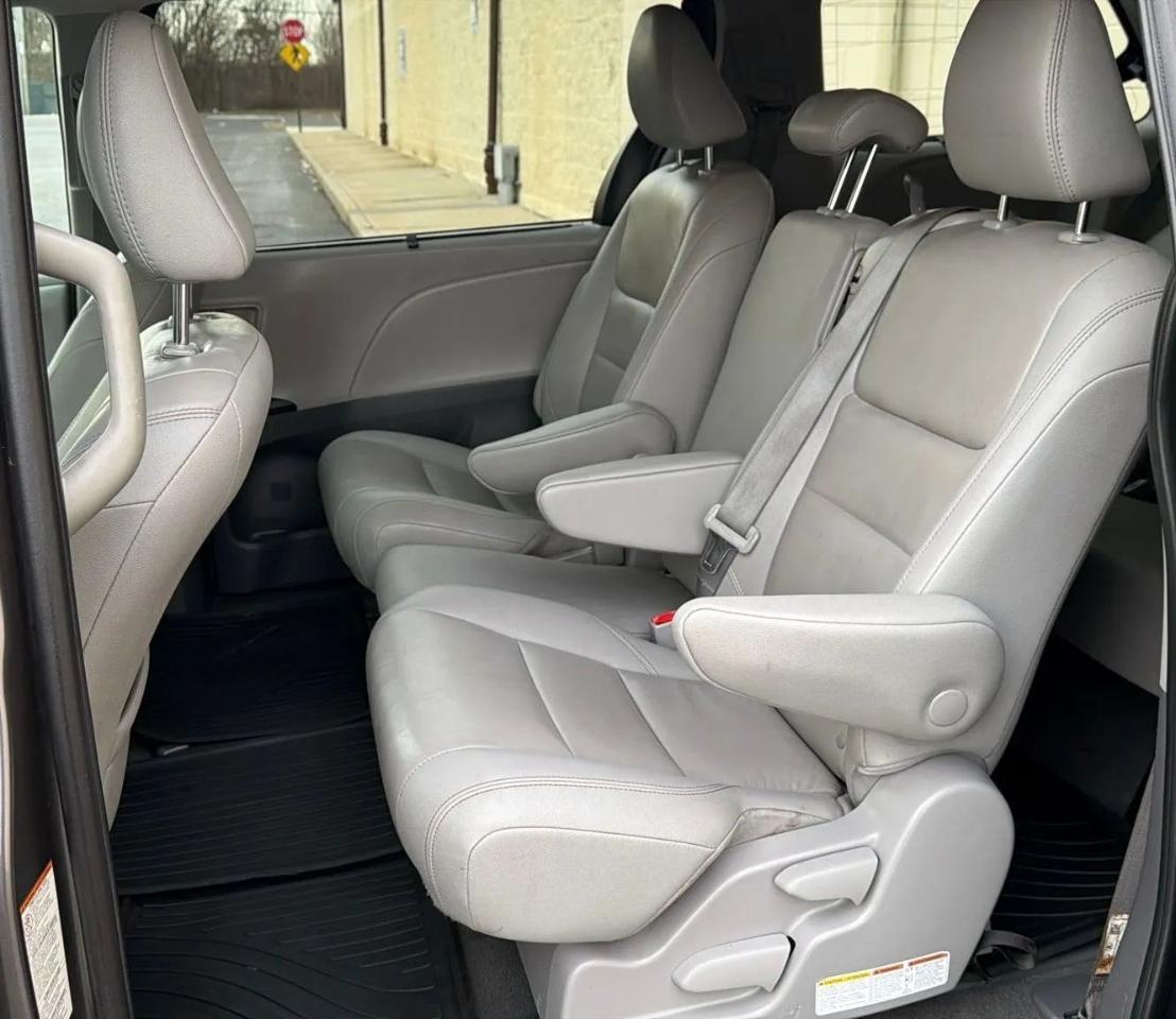 Toyota Sienna XLE Auto Access Seat FWD 7-Passenger (Natl) 2020