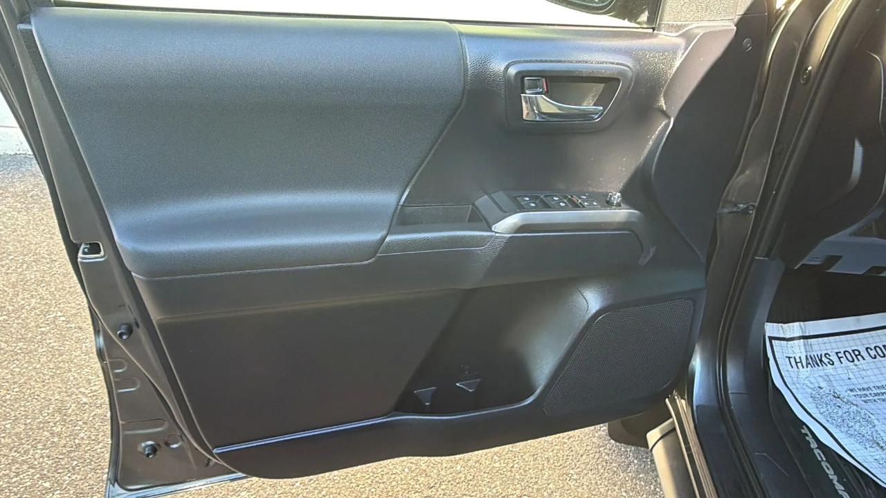 Toyota Tacoma 4WD TRD Off Road Double Cab 5' Bed V6 MT (Natl) 2020
