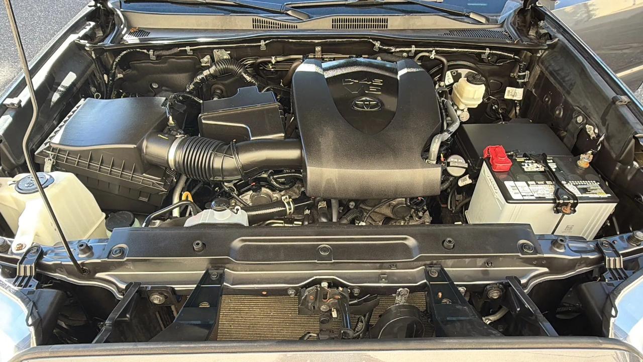 Toyota Tacoma 4WD TRD Off Road Double Cab 5' Bed V6 MT (Natl) 2020