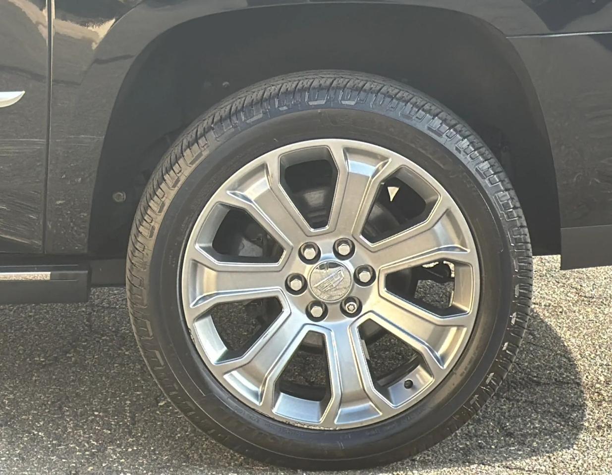 Cadillac Escalade ESV 4WD 4dr Premium Luxury 2019