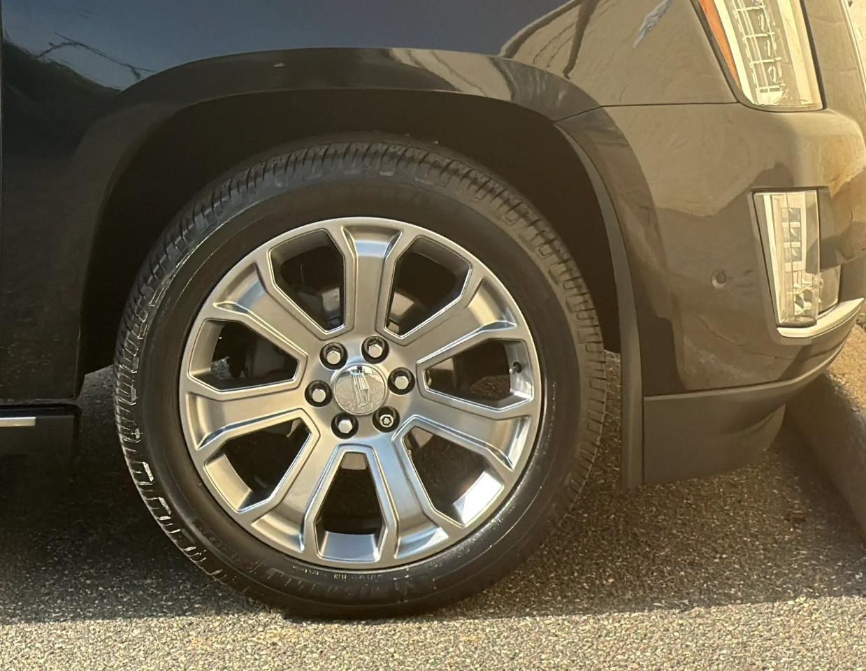 Cadillac Escalade ESV 4WD 4dr Premium Luxury 2019
