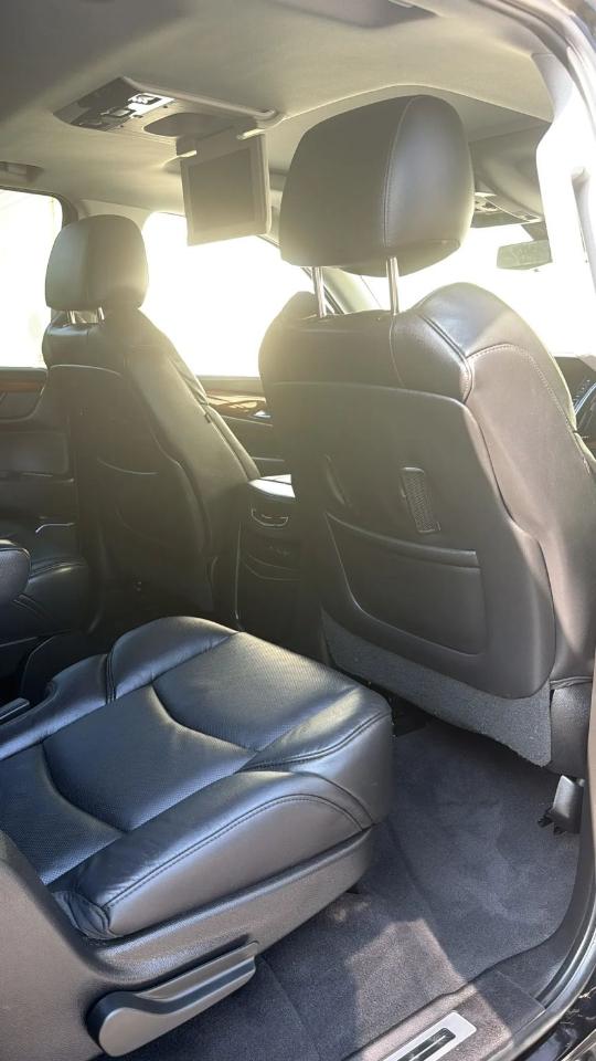 Cadillac Escalade ESV 4WD 4dr Premium Luxury 2019