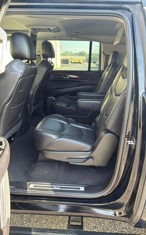 Cadillac Escalade ESV 4WD 4dr Premium Luxury 2019