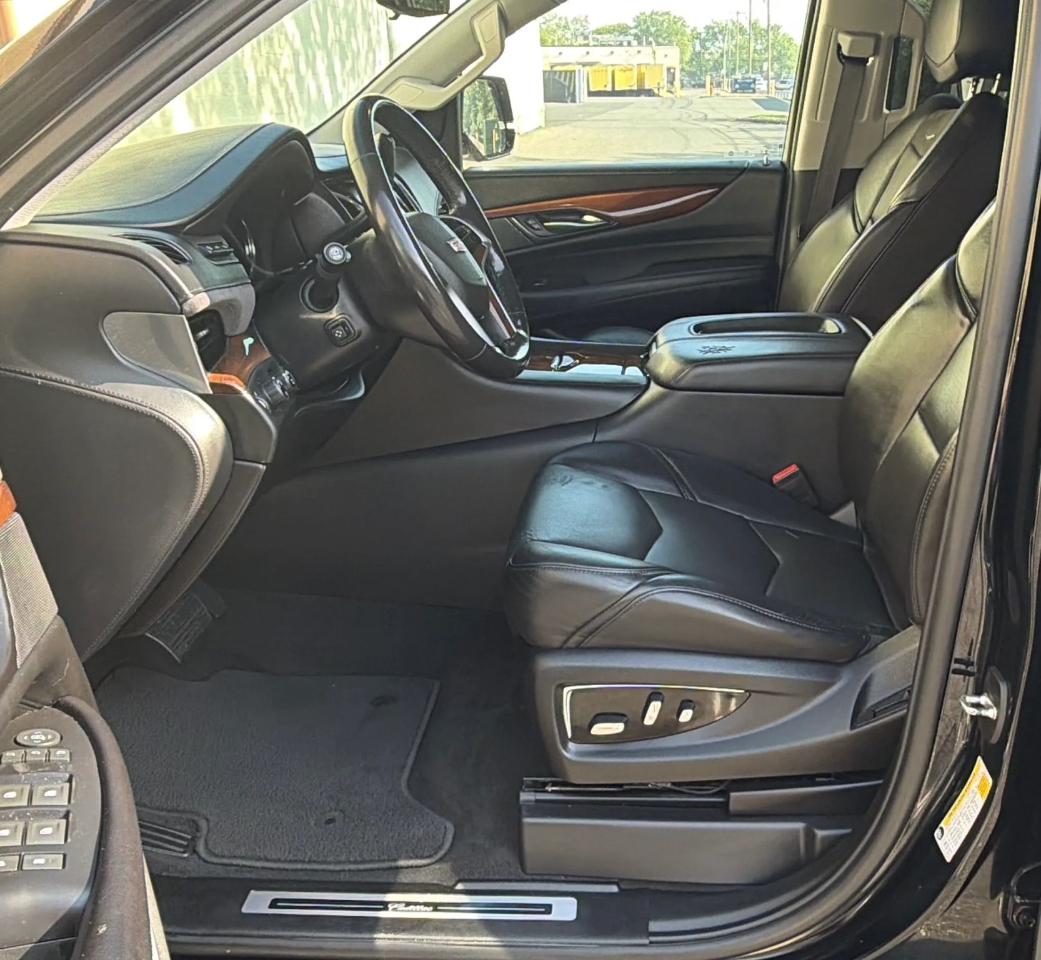 Cadillac Escalade ESV 4WD 4dr Premium Luxury 2019
