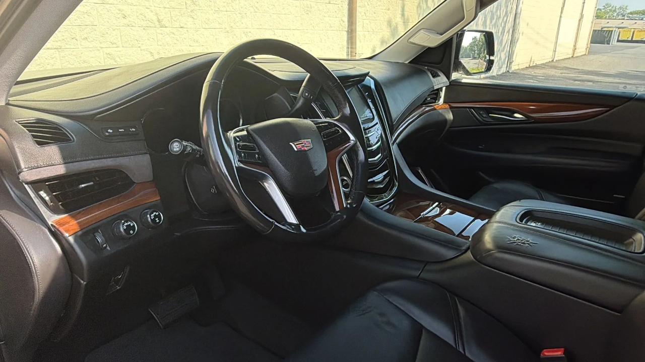 Cadillac Escalade ESV 4WD 4dr Premium Luxury 2019