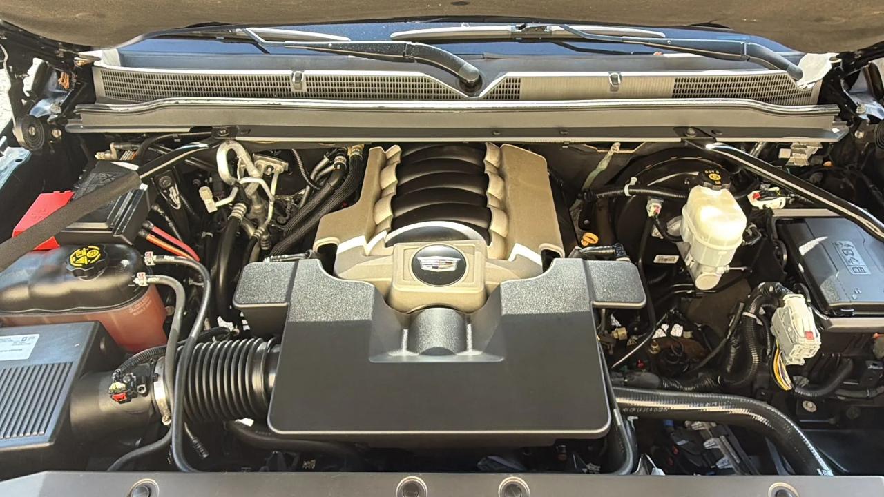 Cadillac Escalade ESV 4WD 4dr Premium Luxury 2019