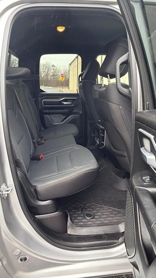 RAM 1500 Big Horn 4x4 Quad Cab 6'4" Box 2022