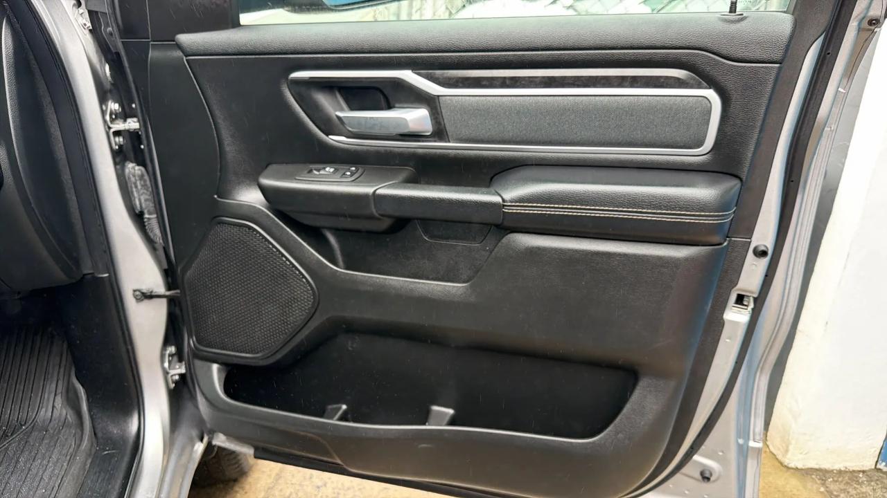 RAM 1500 Big Horn 4x4 Quad Cab 6'4" Box 2022