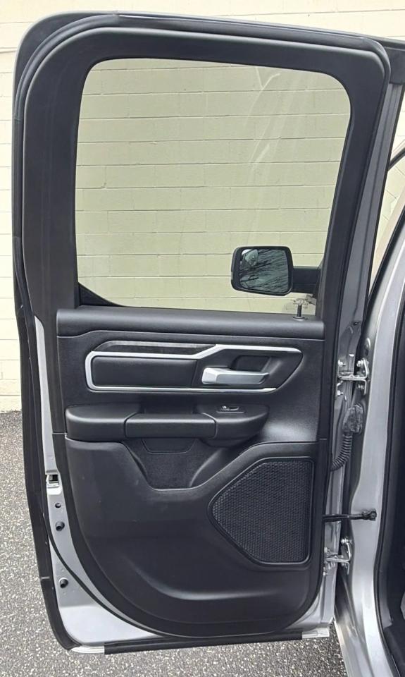 RAM 1500 Big Horn 4x4 Quad Cab 6'4" Box 2022