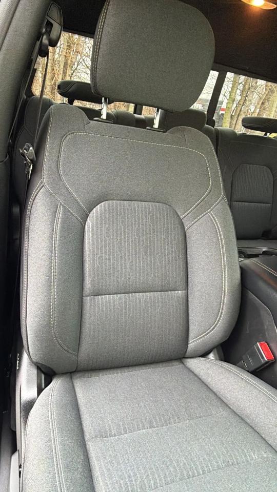 RAM 1500 Big Horn 4x4 Quad Cab 6'4" Box 2022