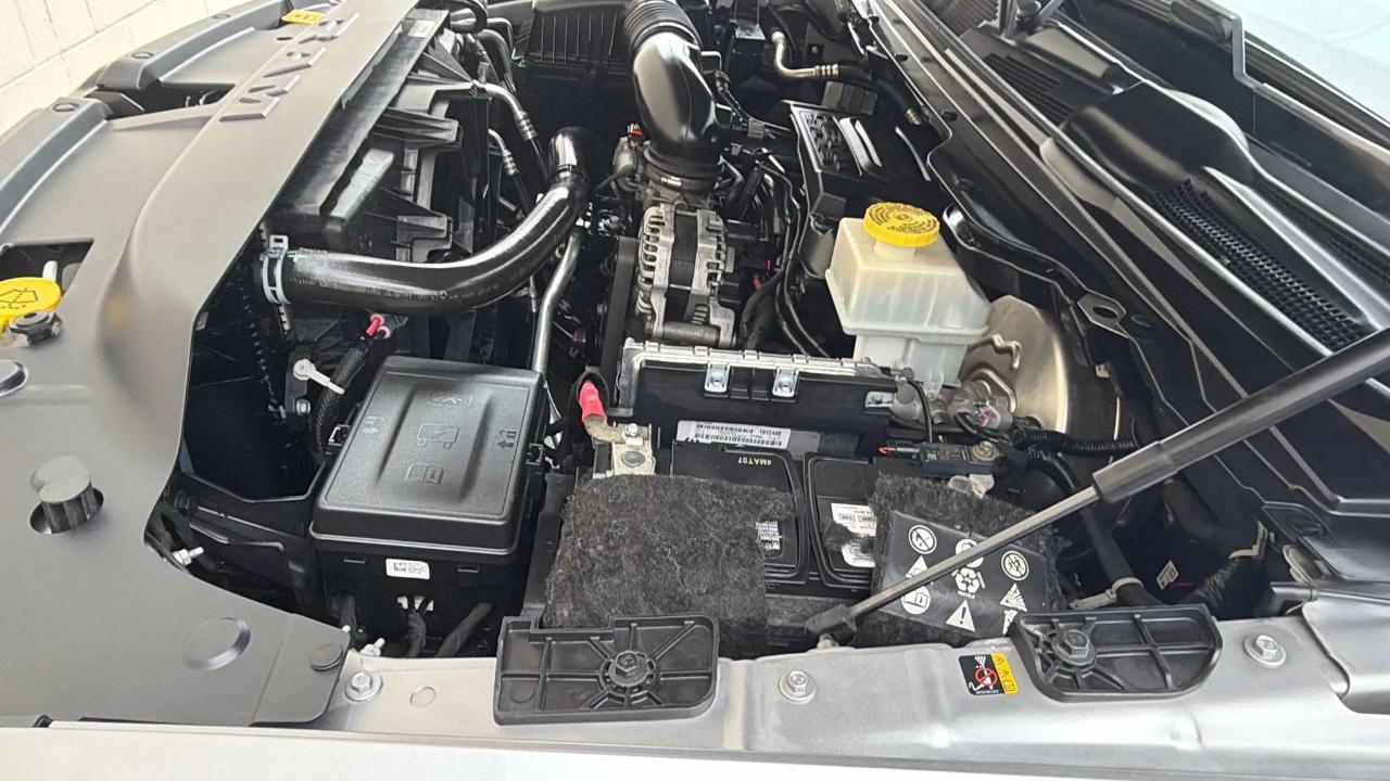 RAM 1500 Big Horn 4x4 Quad Cab 6'4" Box 2022