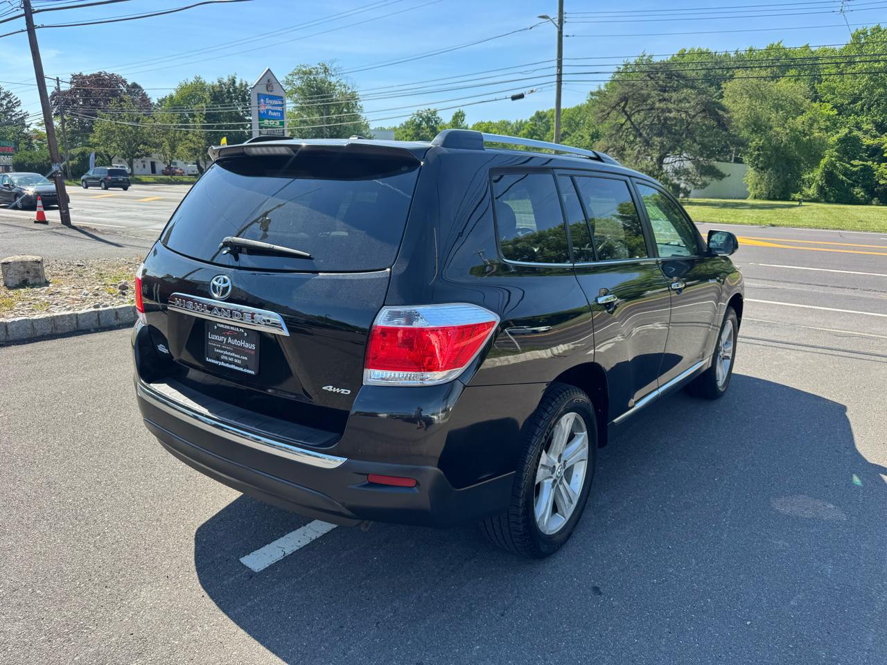 Toyota Highlander 4WD 4dr V6 Limited (Natl) 2012