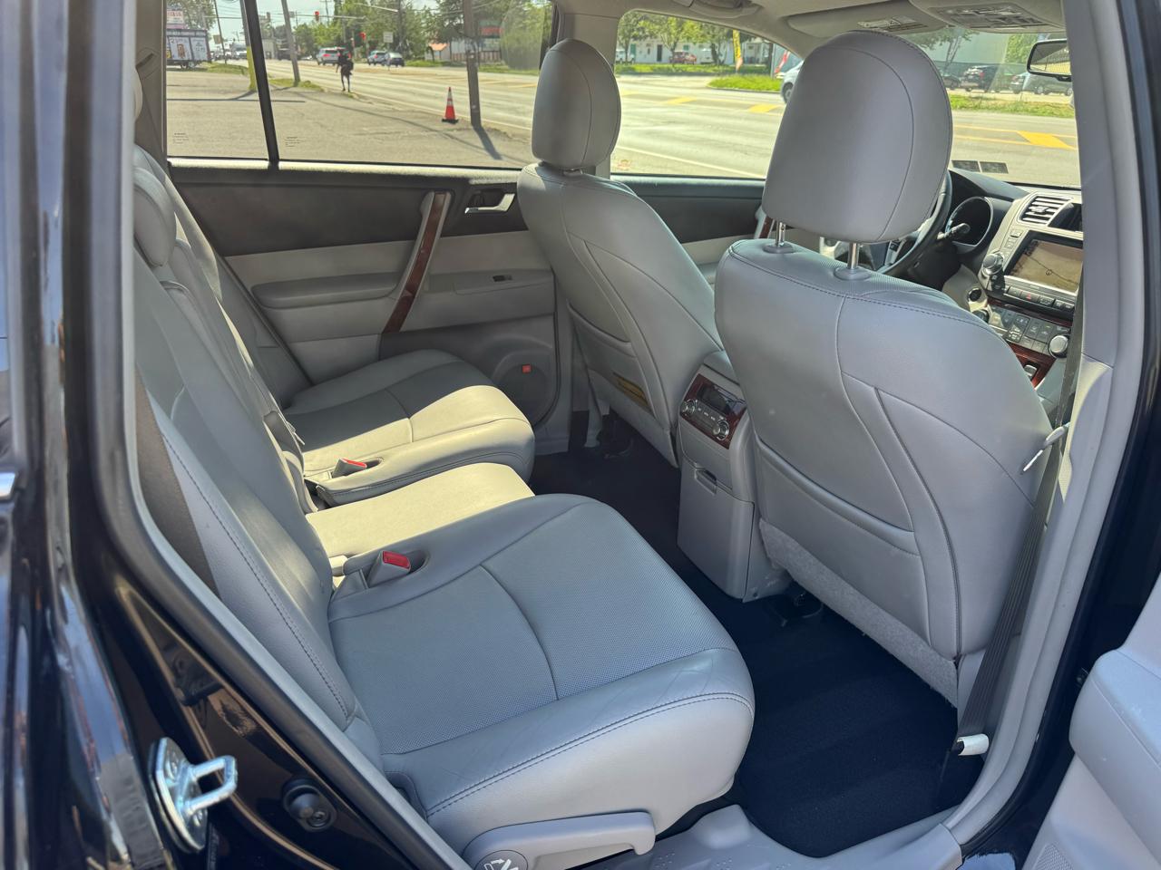 Toyota Highlander 4WD 4dr V6 Limited (Natl) 2012
