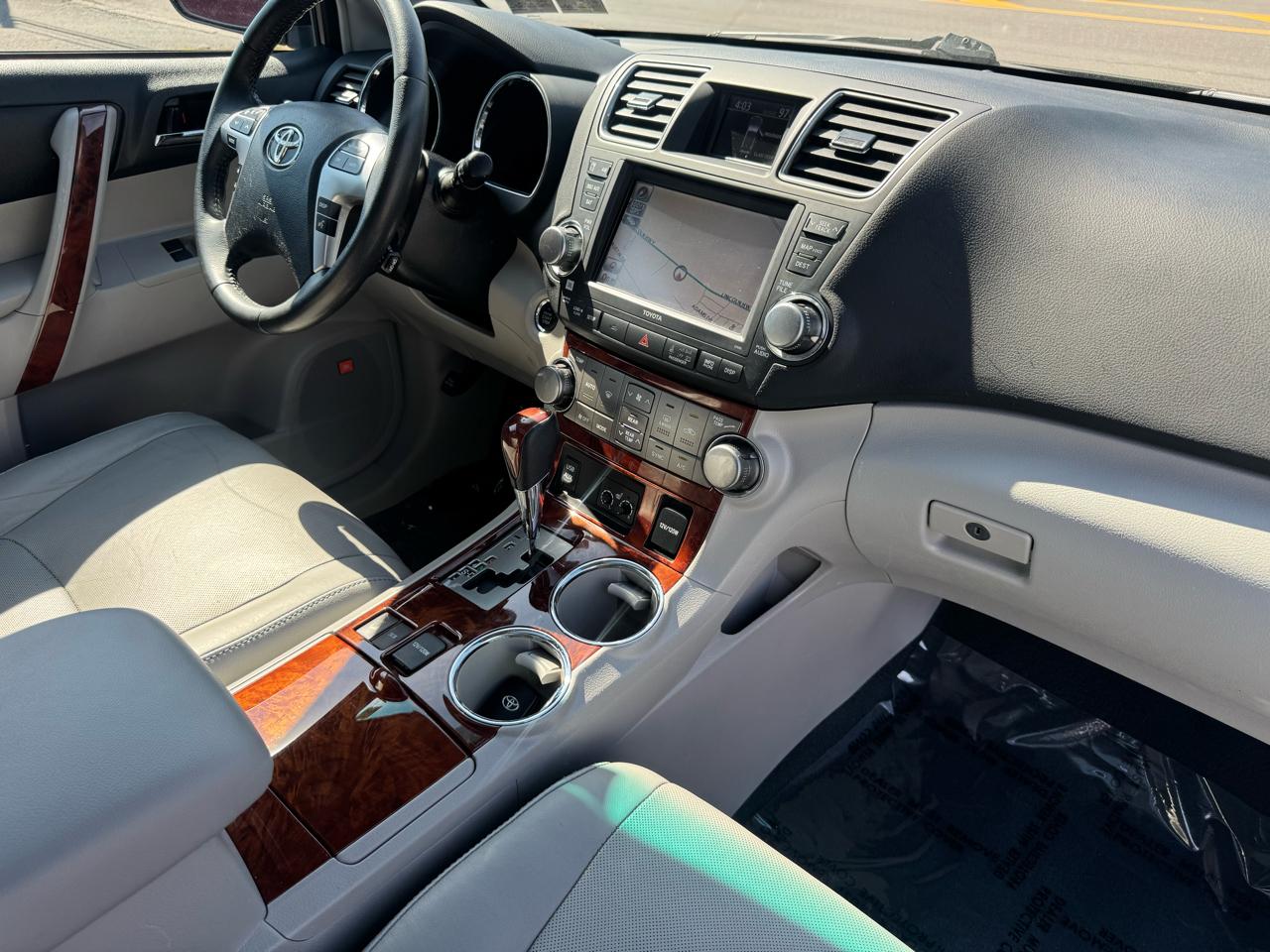 Toyota Highlander 4WD 4dr V6 Limited (Natl) 2012