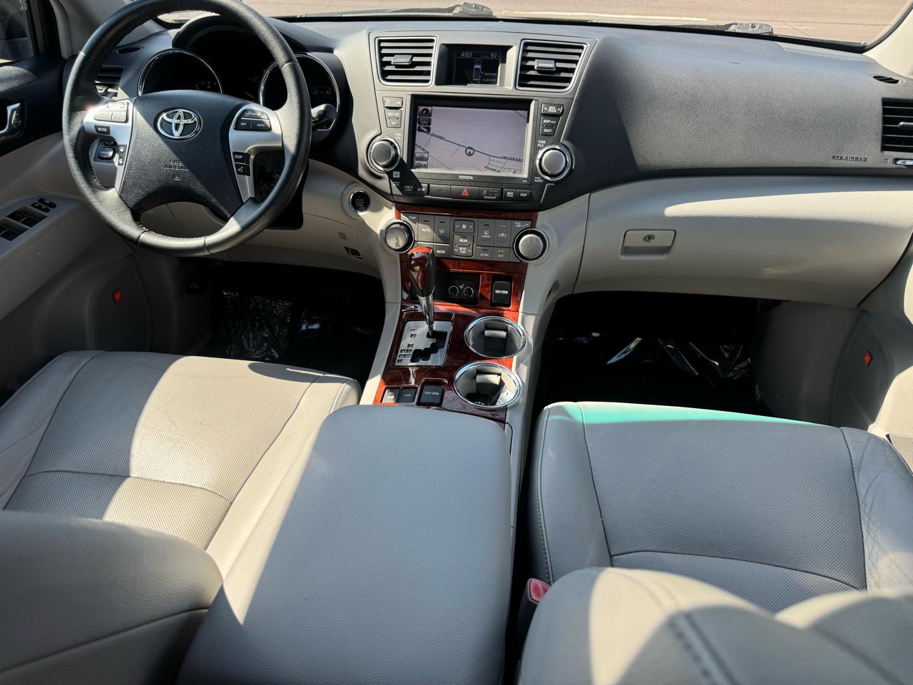 Toyota Highlander 4WD 4dr V6 Limited (Natl) 2012