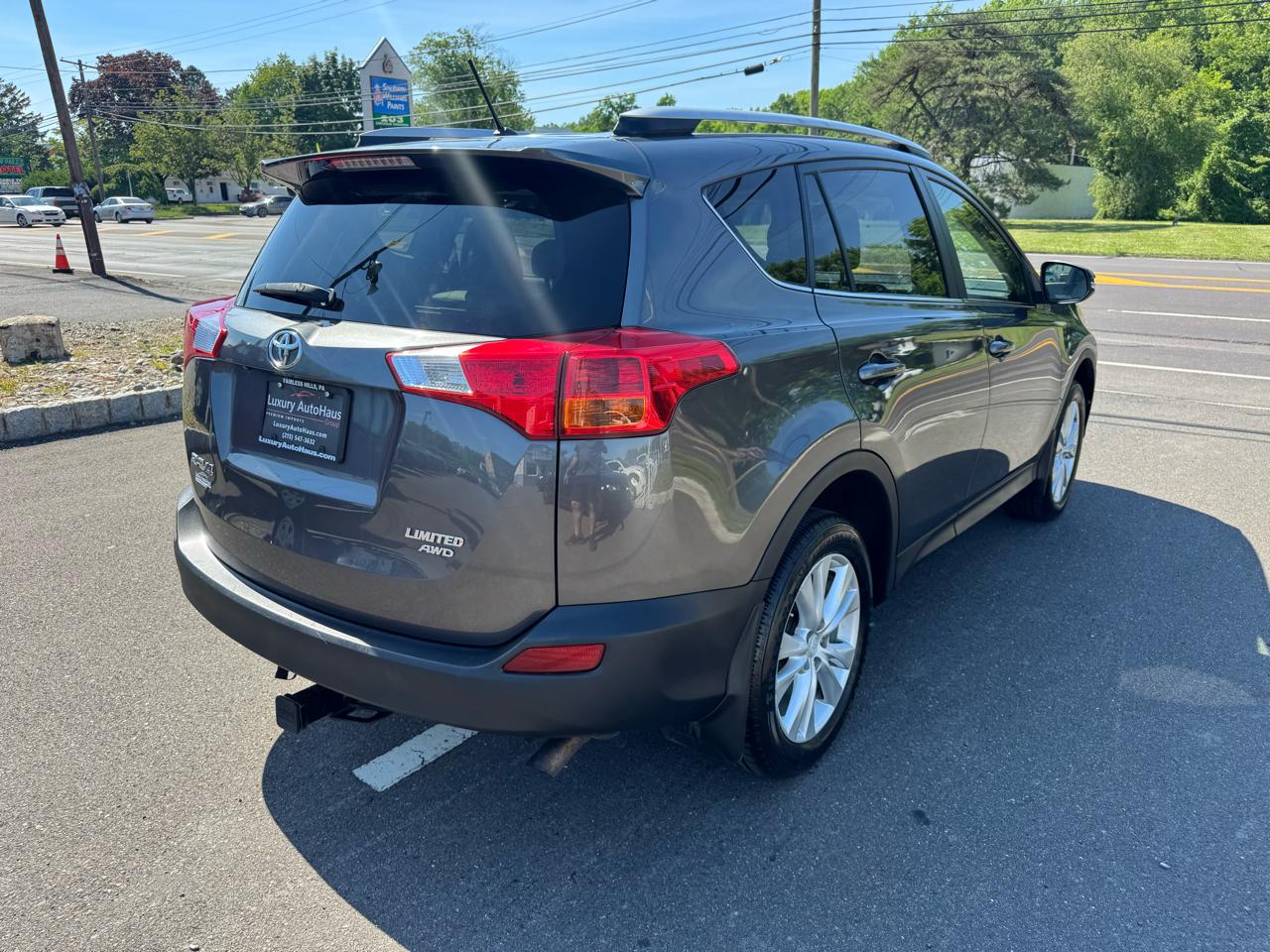 Toyota RAV4 AWD 4dr Limited (Natl) 2013