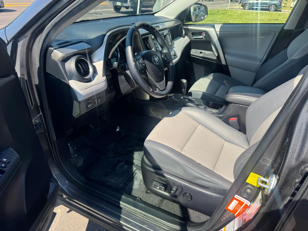 Toyota RAV4 AWD 4dr Limited (Natl) 2013