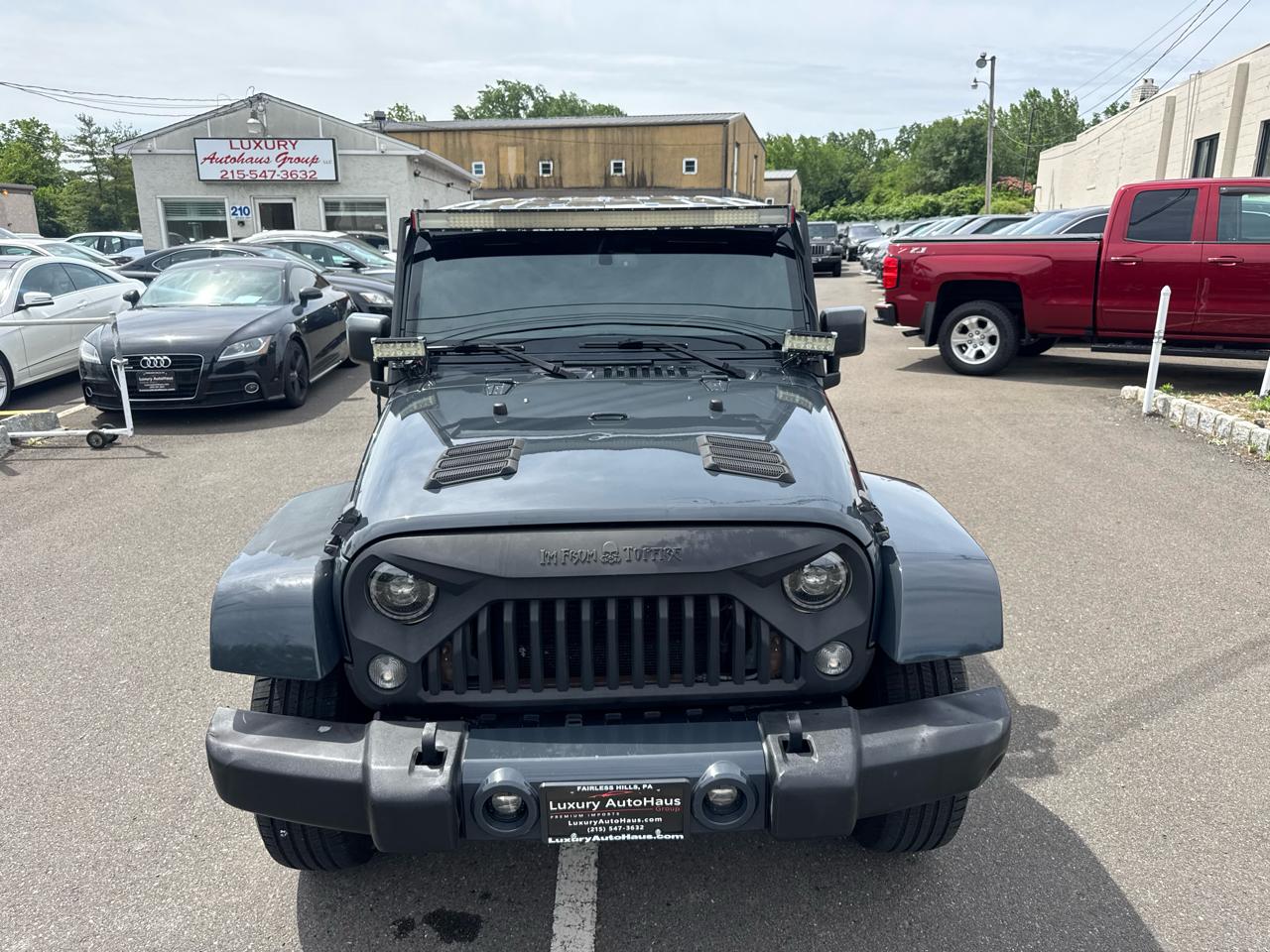 Jeep Wrangler Unlimited 4WD 4dr Sahara 2016