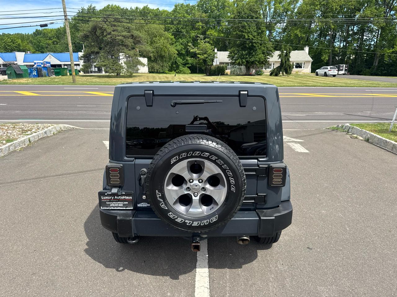Jeep Wrangler Unlimited 4WD 4dr Sahara 2016