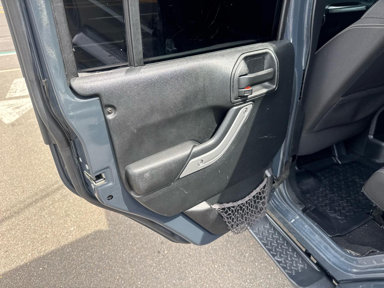 Jeep Wrangler Unlimited 4WD 4dr Sahara 2016