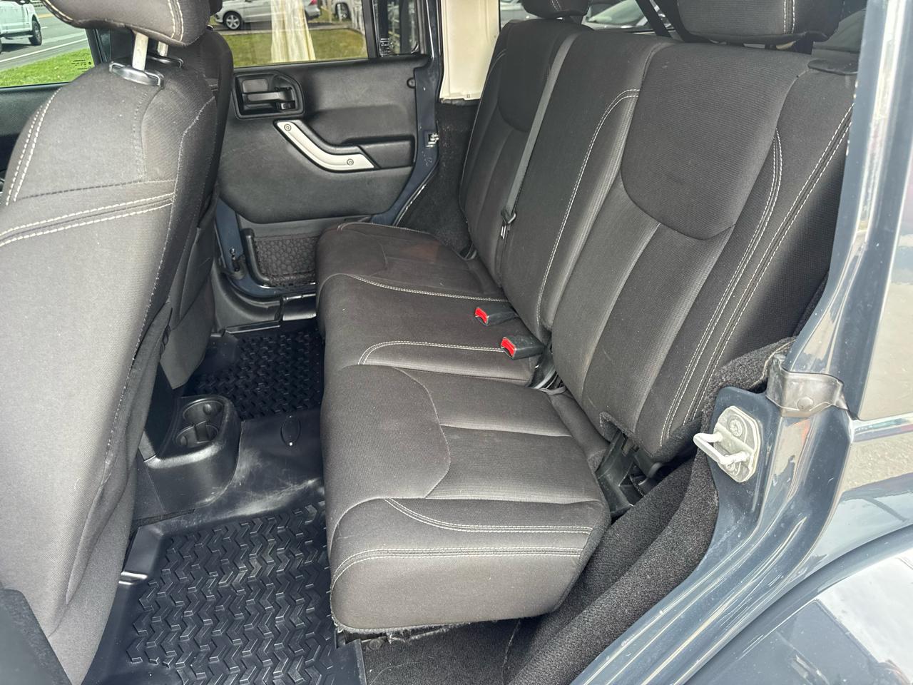 Jeep Wrangler Unlimited 4WD 4dr Sahara 2016