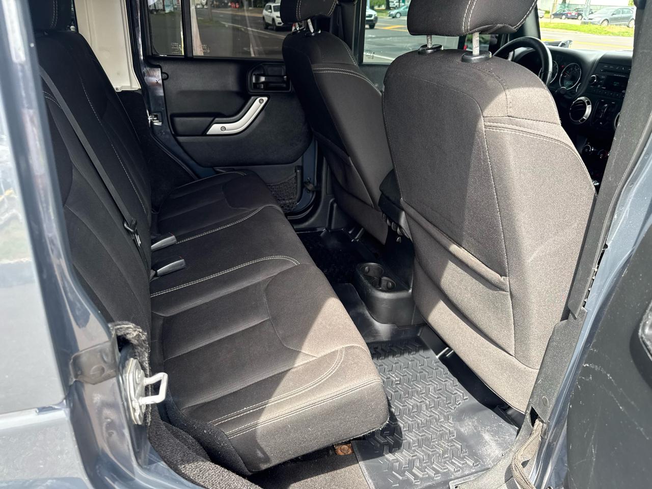 Jeep Wrangler Unlimited 4WD 4dr Sahara 2016