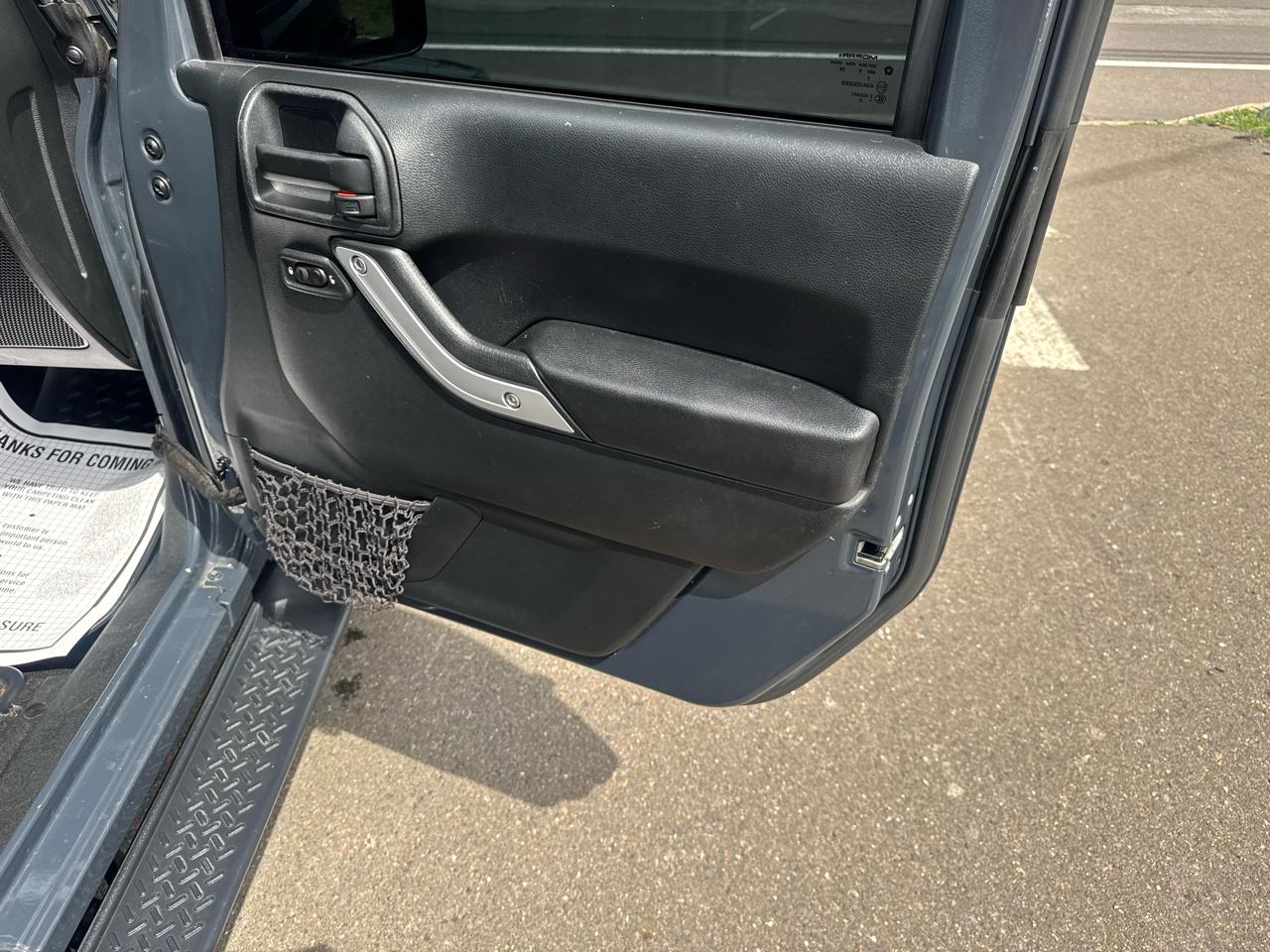 Jeep Wrangler Unlimited 4WD 4dr Sahara 2016