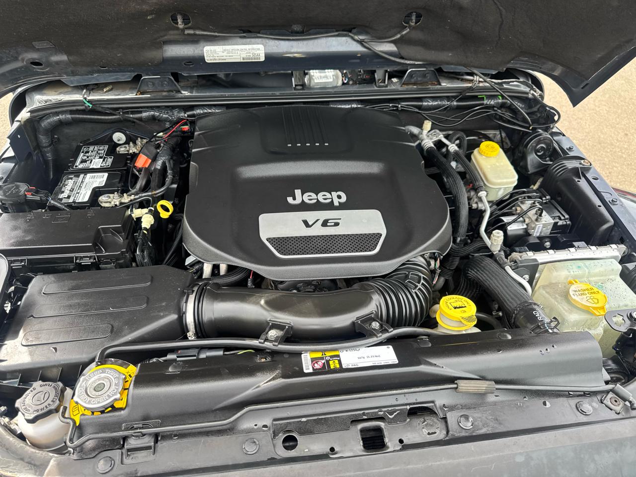 Jeep Wrangler Unlimited 4WD 4dr Sahara 2016