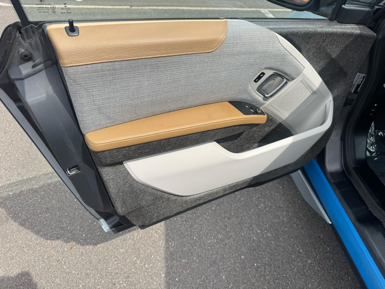 BMW i3 4dr HB w/Range Extender 2015