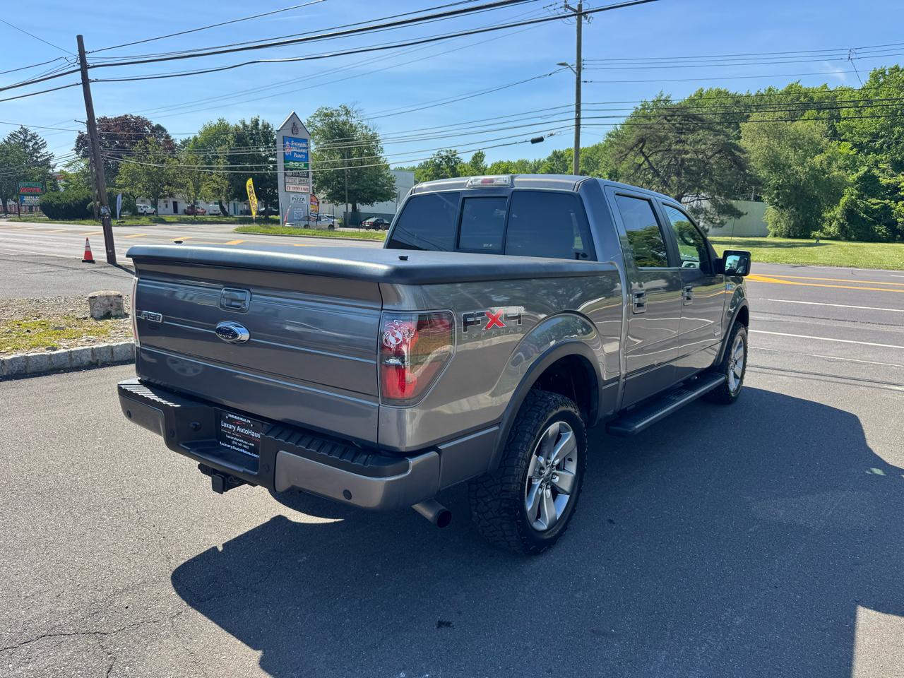 Ford F-150 4WD SuperCrew 145" Platinum 2011