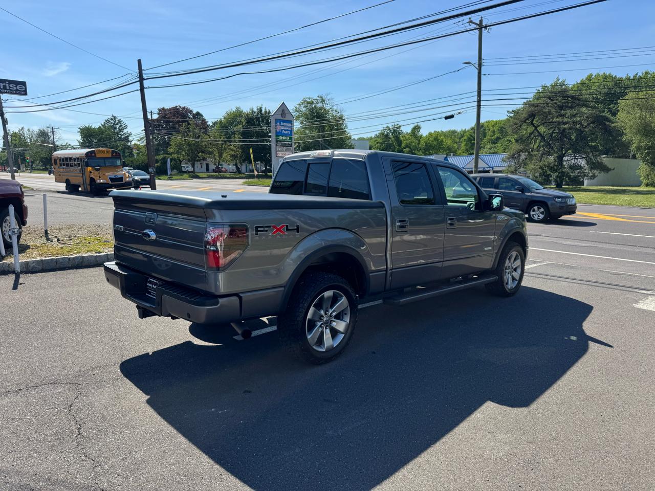 Ford F-150 4WD SuperCrew 145" Platinum 2011