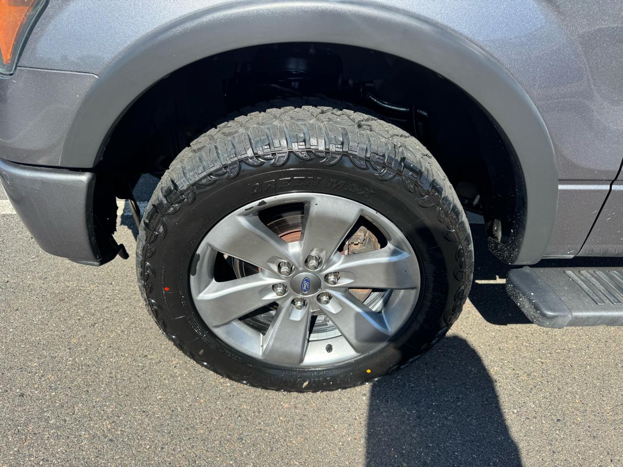 Ford F-150 4WD SuperCrew 145" Platinum 2011