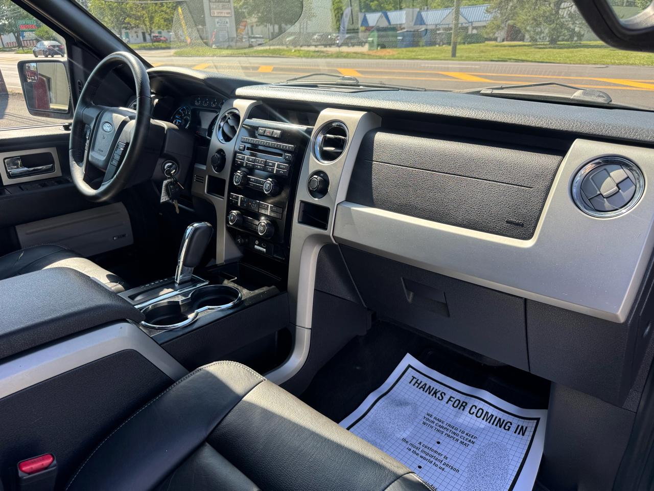 Ford F-150 4WD SuperCrew 145" Platinum 2011