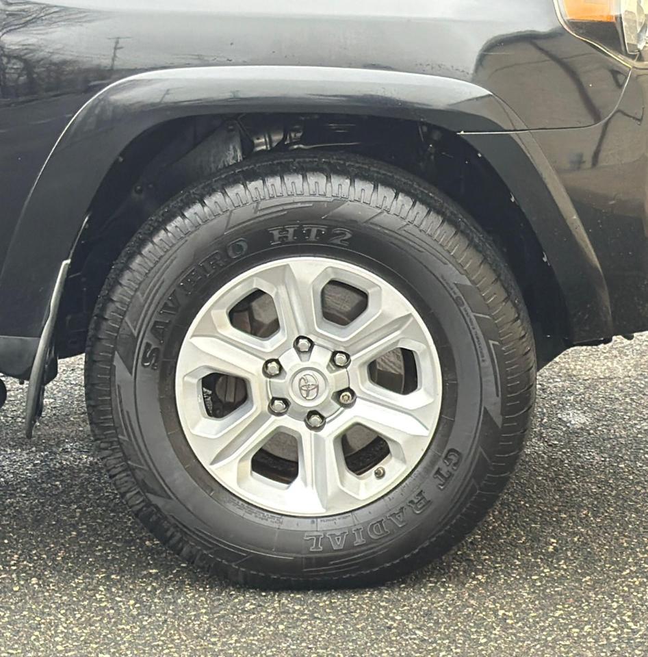 Toyota 4Runner SR5 4WD 2015