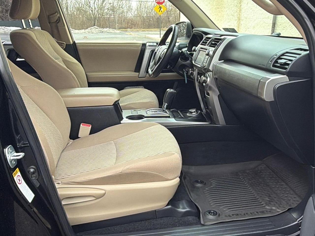 Toyota 4Runner SR5 4WD 2015