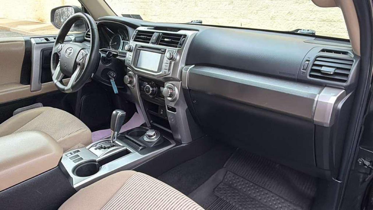 Toyota 4Runner SR5 4WD 2015