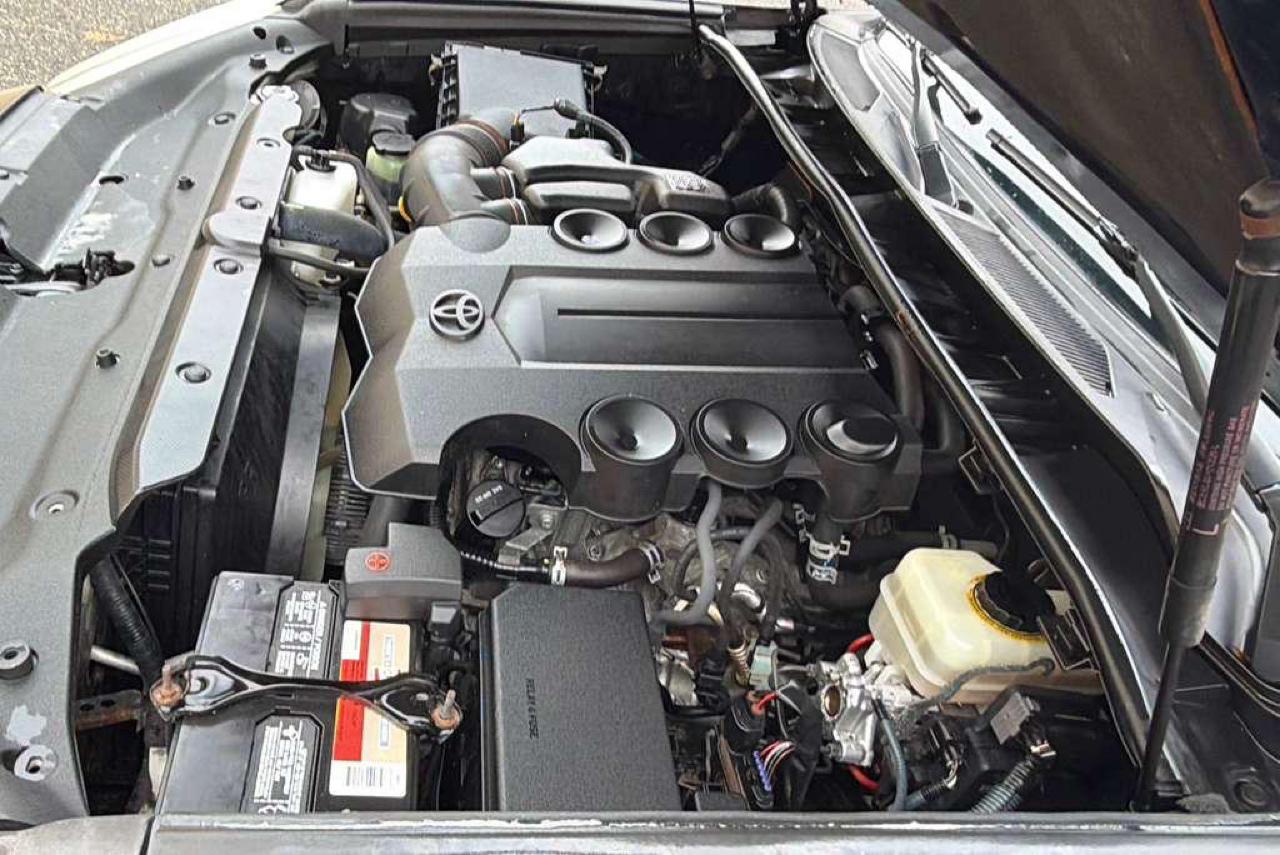 Toyota 4Runner SR5 4WD 2015