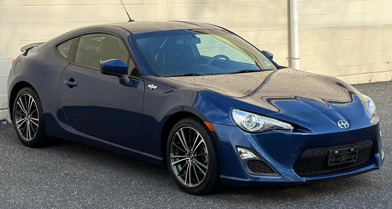 Scion FR-S 2dr Cpe Auto (Natl) 2014