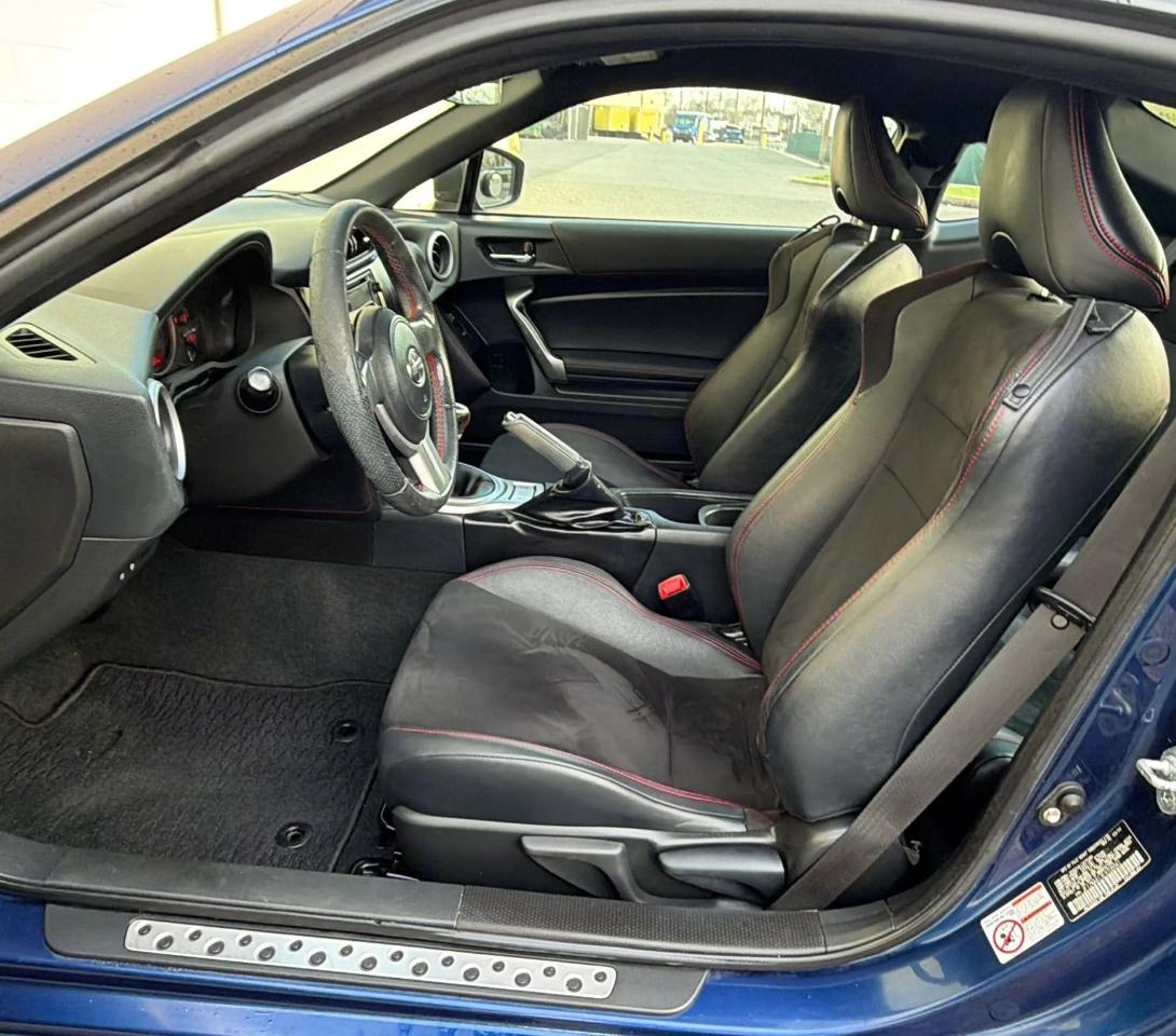 Scion FR-S 2dr Cpe Auto (Natl) 2014