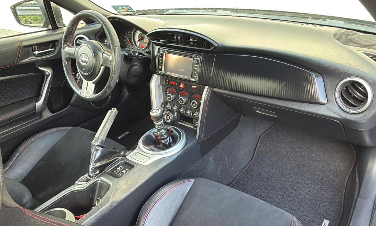 Scion FR-S 2dr Cpe Auto (Natl) 2014