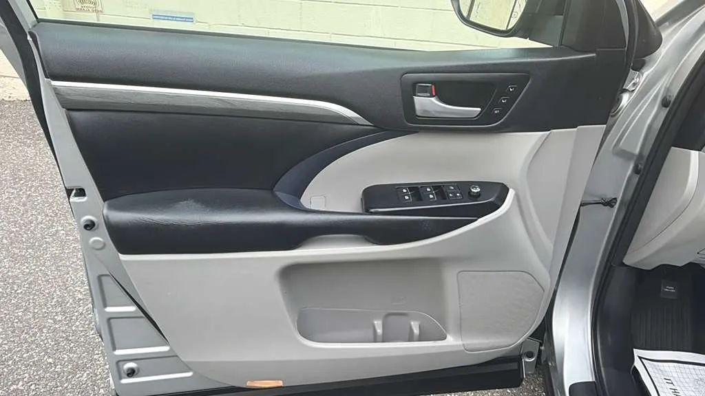 Toyota Highlander Limited V6 AWD (Natl) 2018