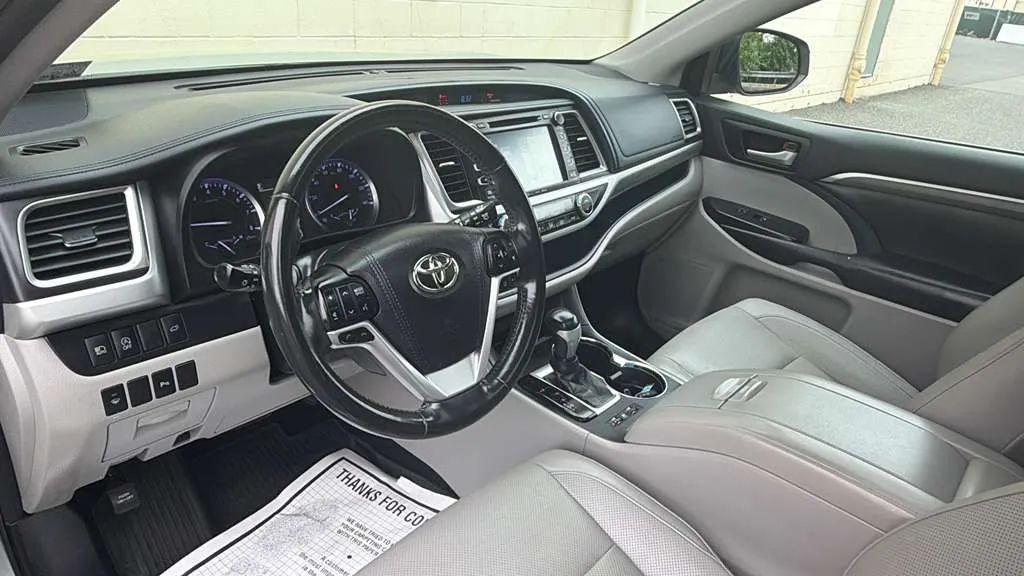 Toyota Highlander Limited V6 AWD (Natl) 2018