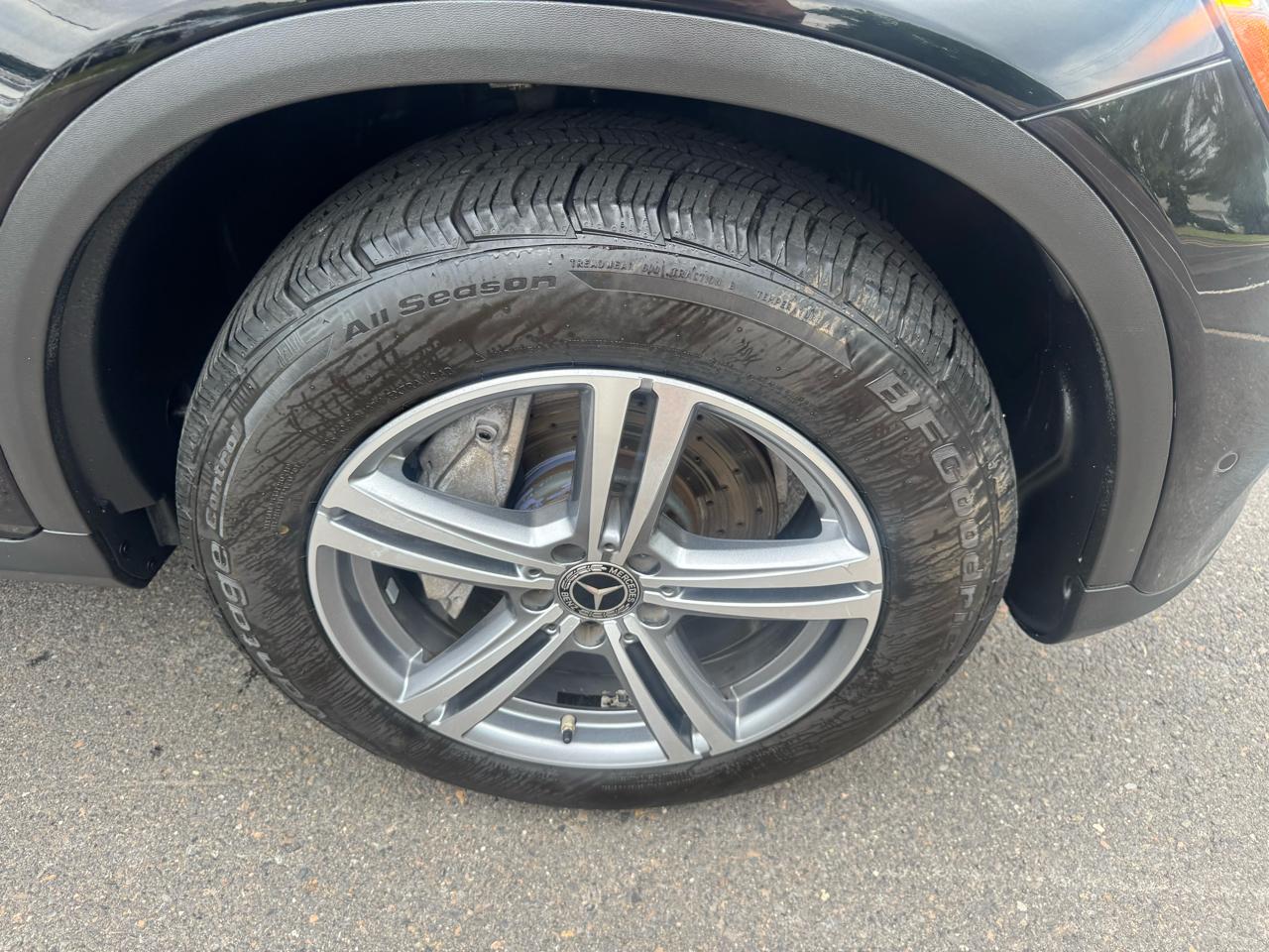 Mercedes-Benz GLC GLC 300 4MATIC SUV 2021