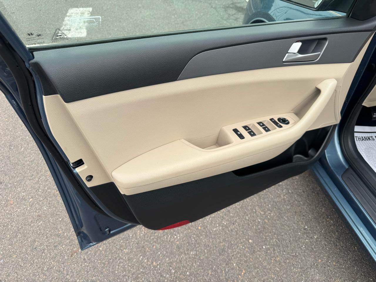 Hyundai Sonata 4dr Sdn 2.4L SE PZEV 2015