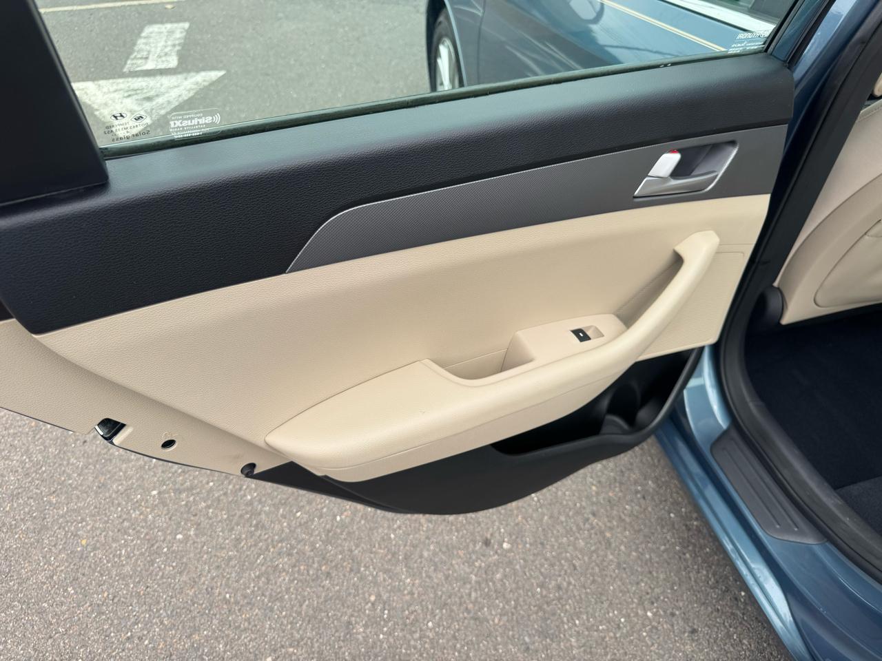 Hyundai Sonata 4dr Sdn 2.4L SE PZEV 2015