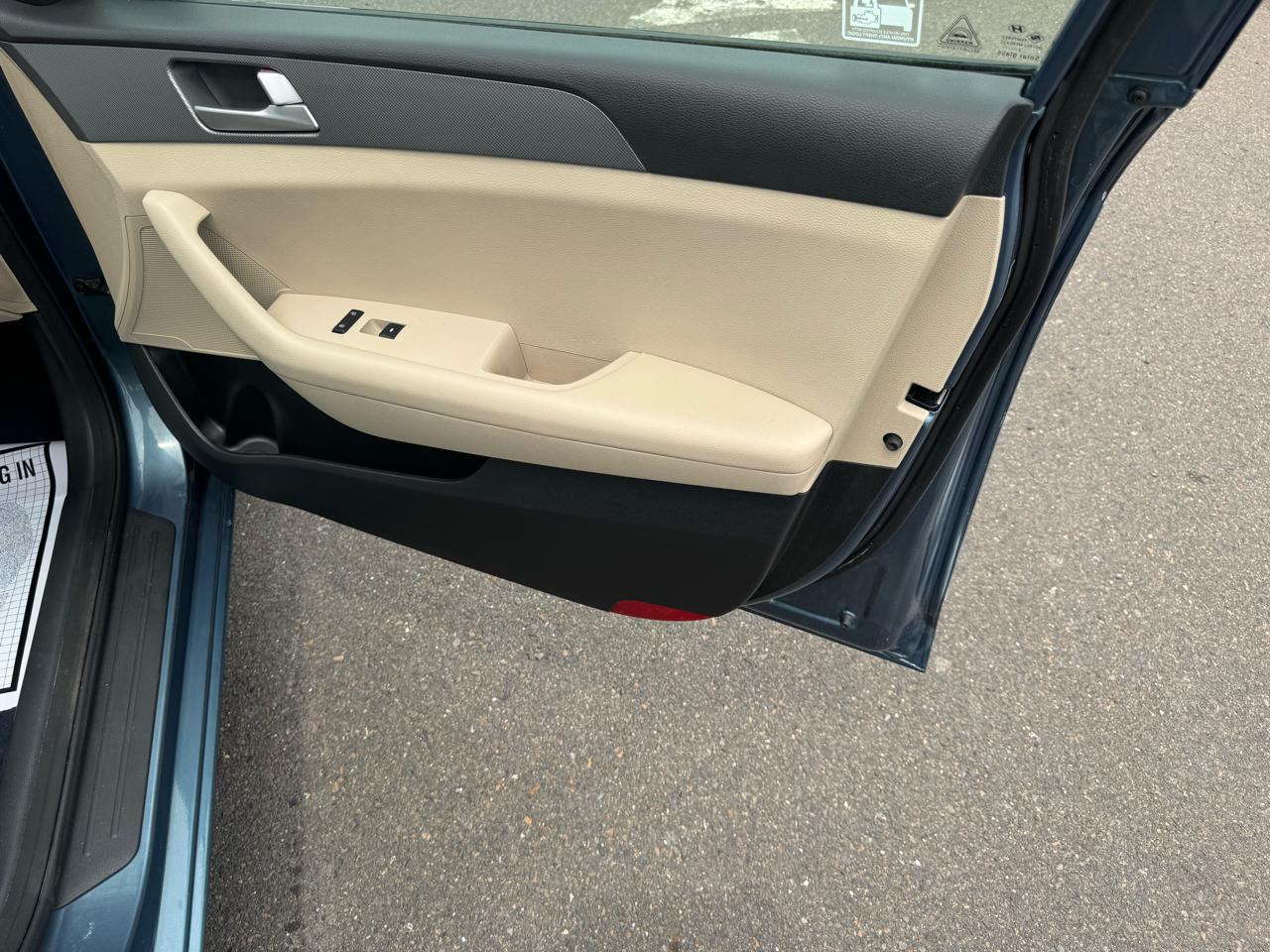Hyundai Sonata 4dr Sdn 2.4L SE PZEV 2015