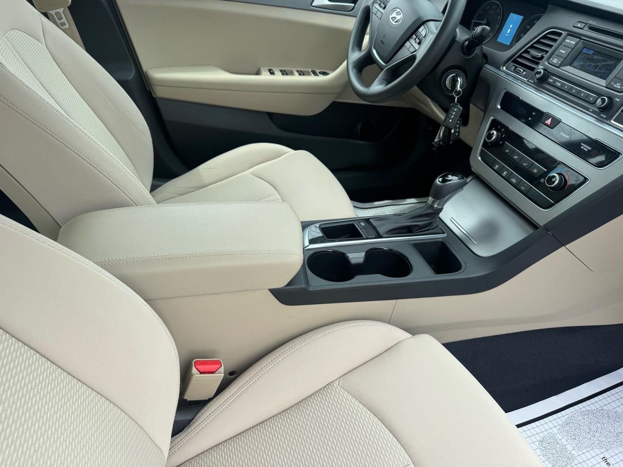 Hyundai Sonata 4dr Sdn 2.4L SE PZEV 2015