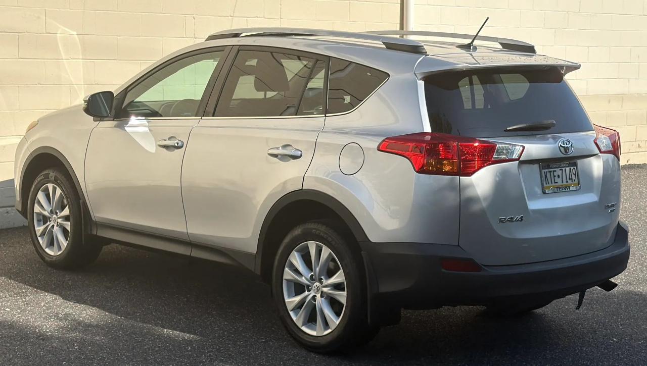 Toyota RAV4 Limited I4 4WD 2015