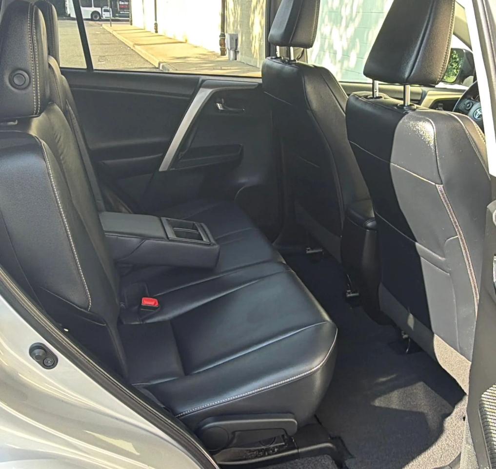 Toyota RAV4 Limited I4 4WD 2015