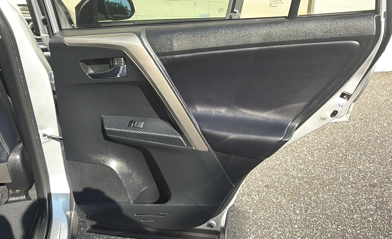 Toyota RAV4 Limited I4 4WD 2015